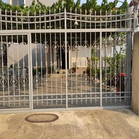 Saimon شقة ساراندا